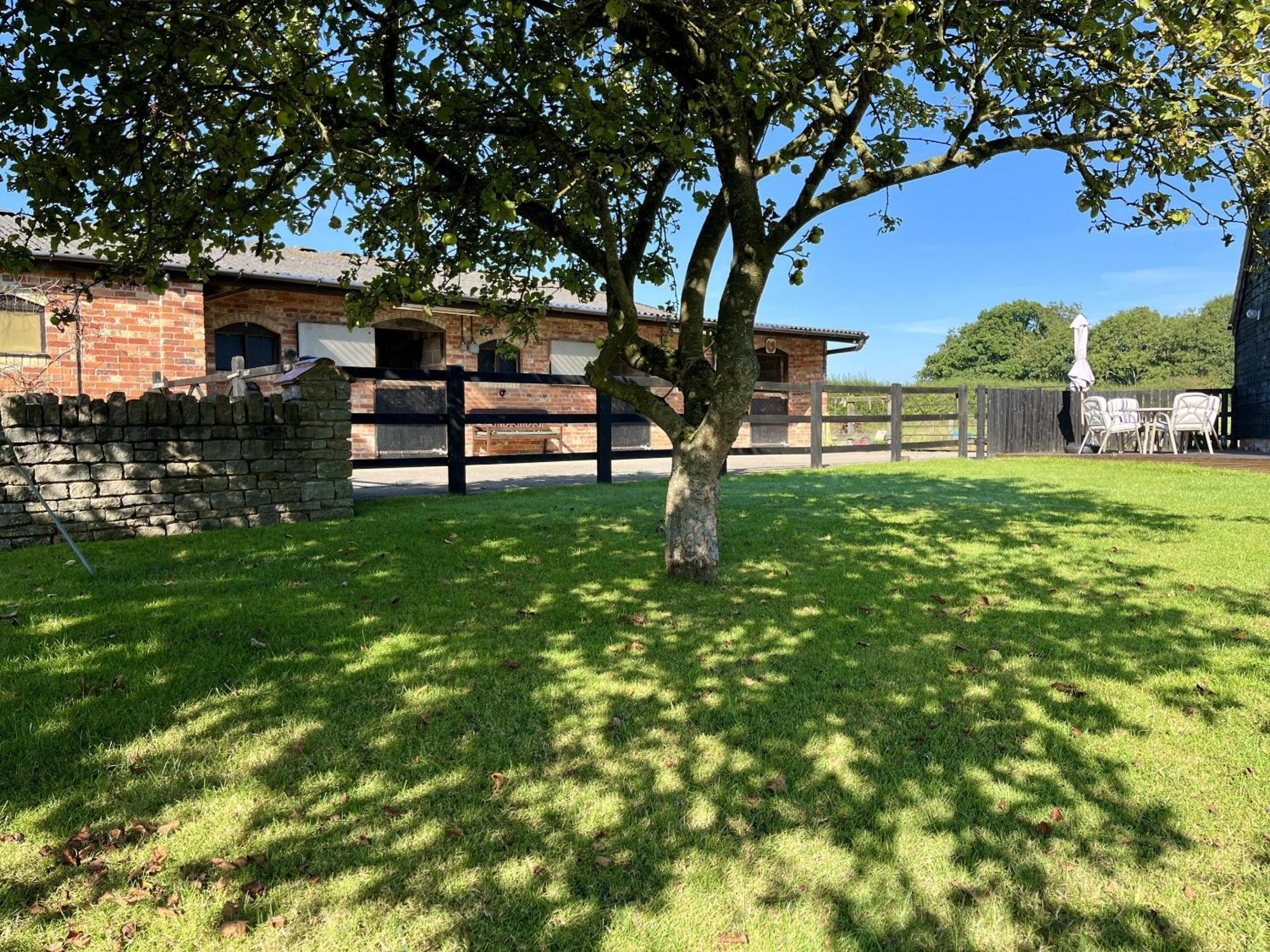 Priors Oak - A Cosy Studio With Countryside Views In Dorset Stalbridge Exterior photo