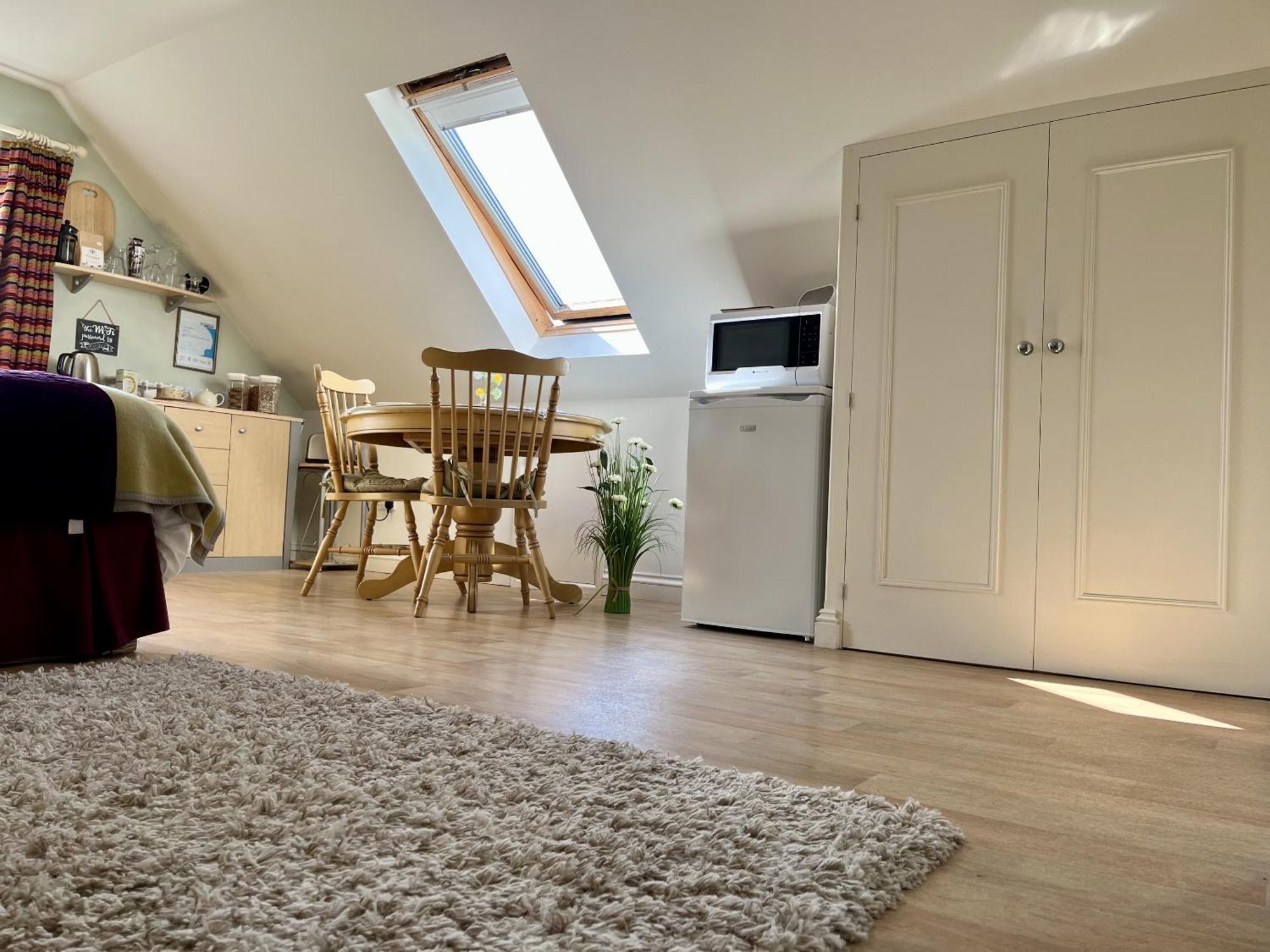 Priors Oak - A Cosy Studio With Countryside Views In Dorset Stalbridge Exterior photo